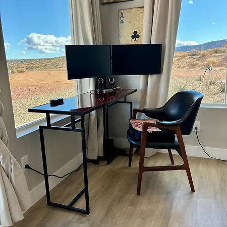 Page Arizona Border Town- Crimson Suite, Desert Canyon Getaway With Views Big Water Exterior photo