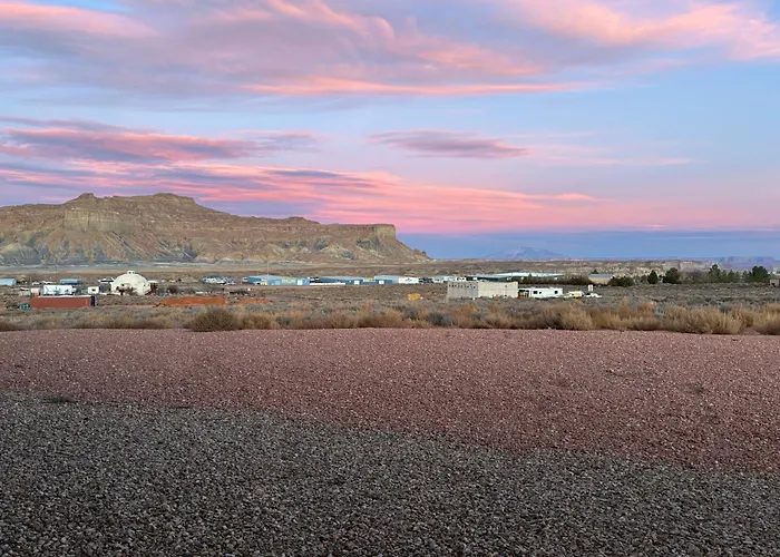 Page Arizona Border Town- Crimson Suite, Desert Canyon Getaway With Views
