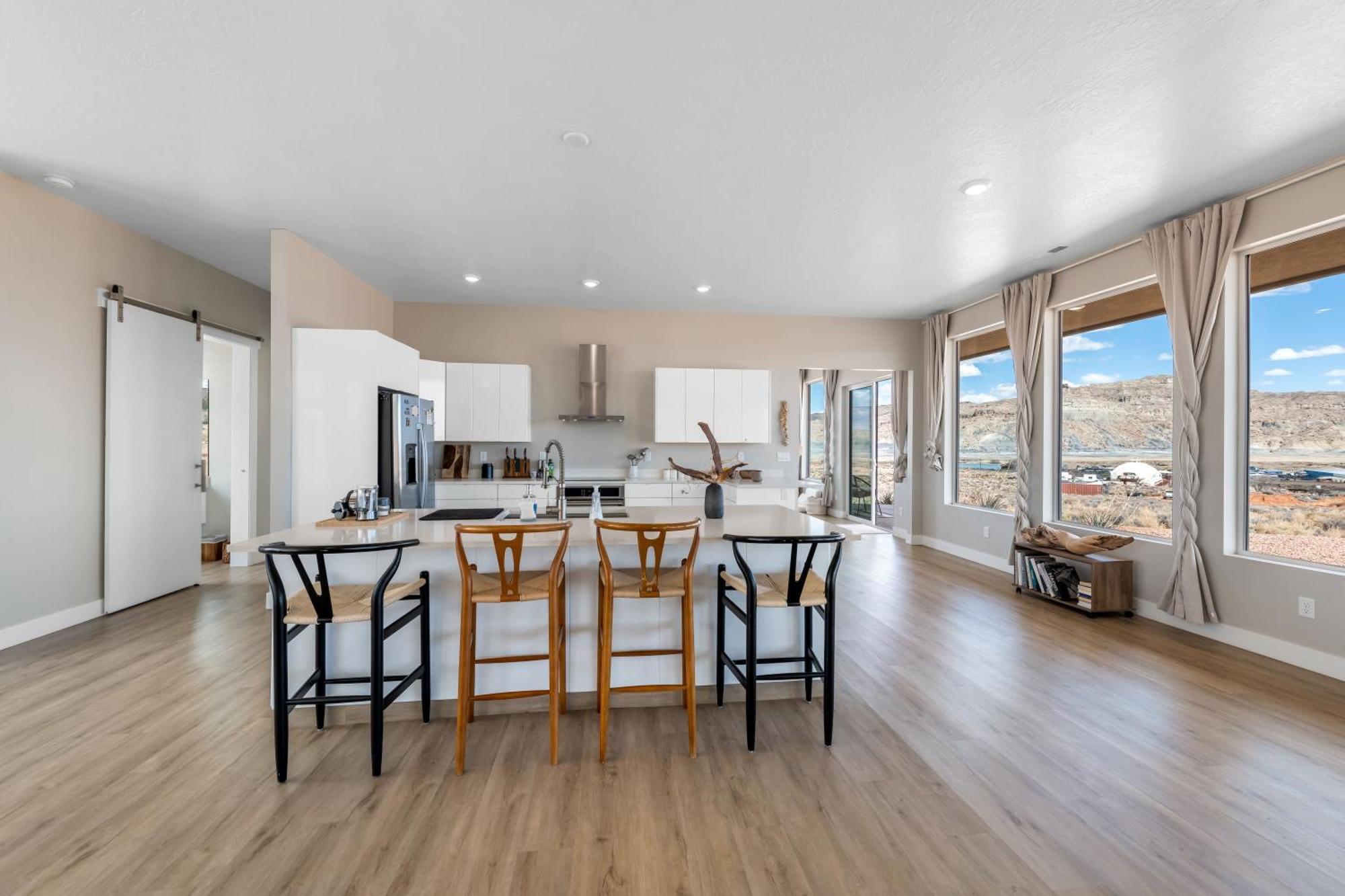 Homestay Page Arizona Border Town- Crimson Suite, Desert Canyon Getaway With Views