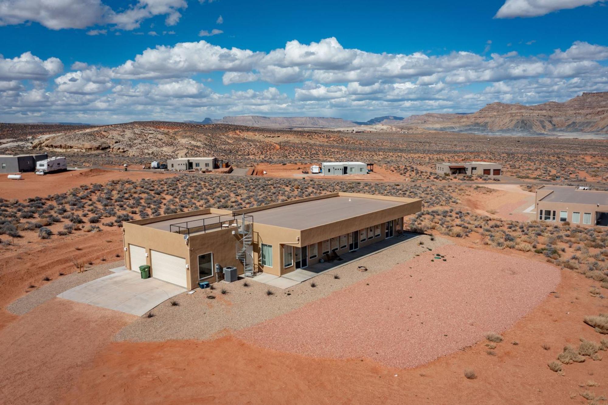 Homestay Page Arizona Border Town- Crimson Suite, Desert Canyon Getaway With Views Big Water