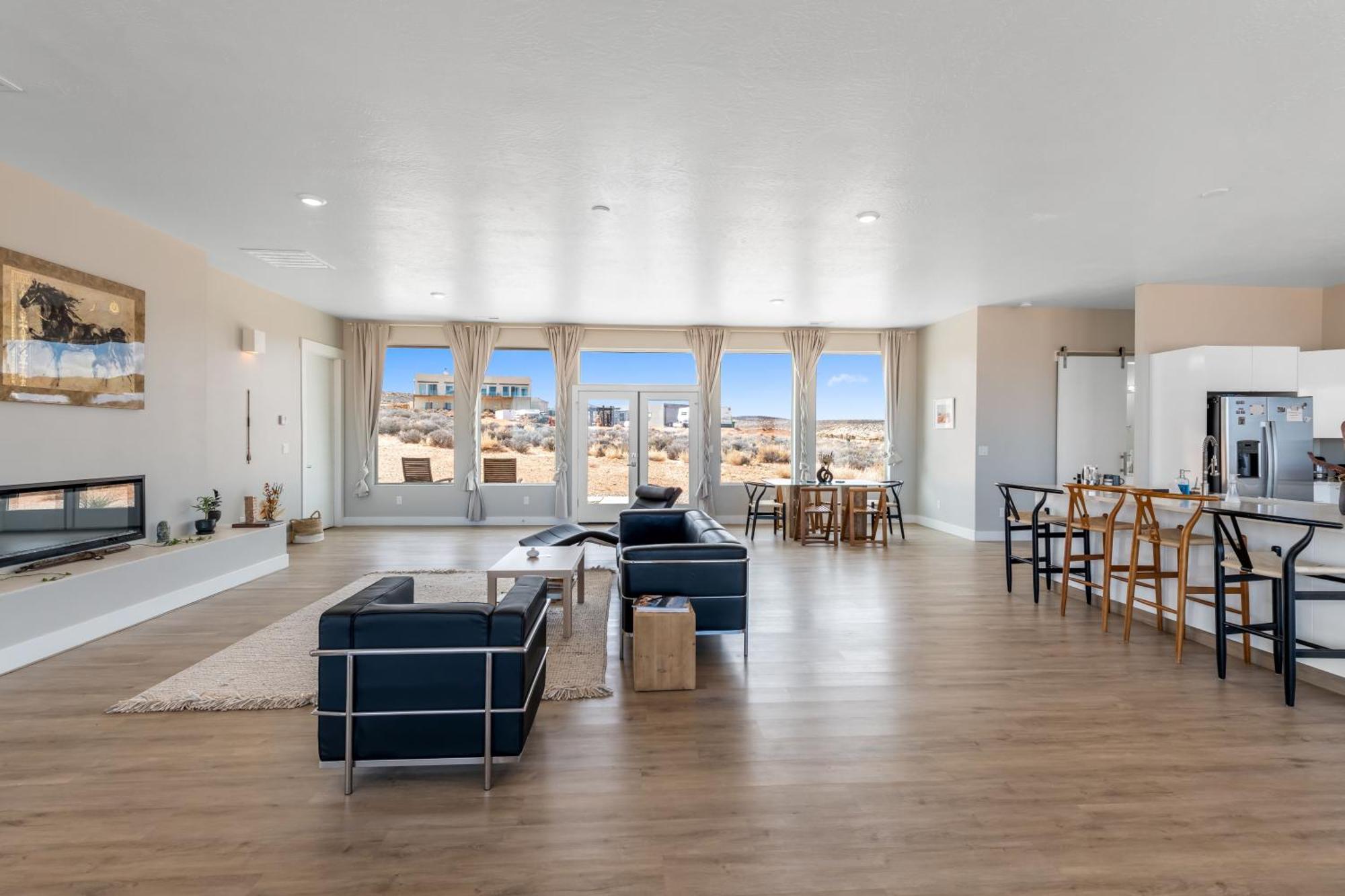 Page Arizona Border Town- Crimson Suite, Desert Canyon Getaway With Views Homestay *