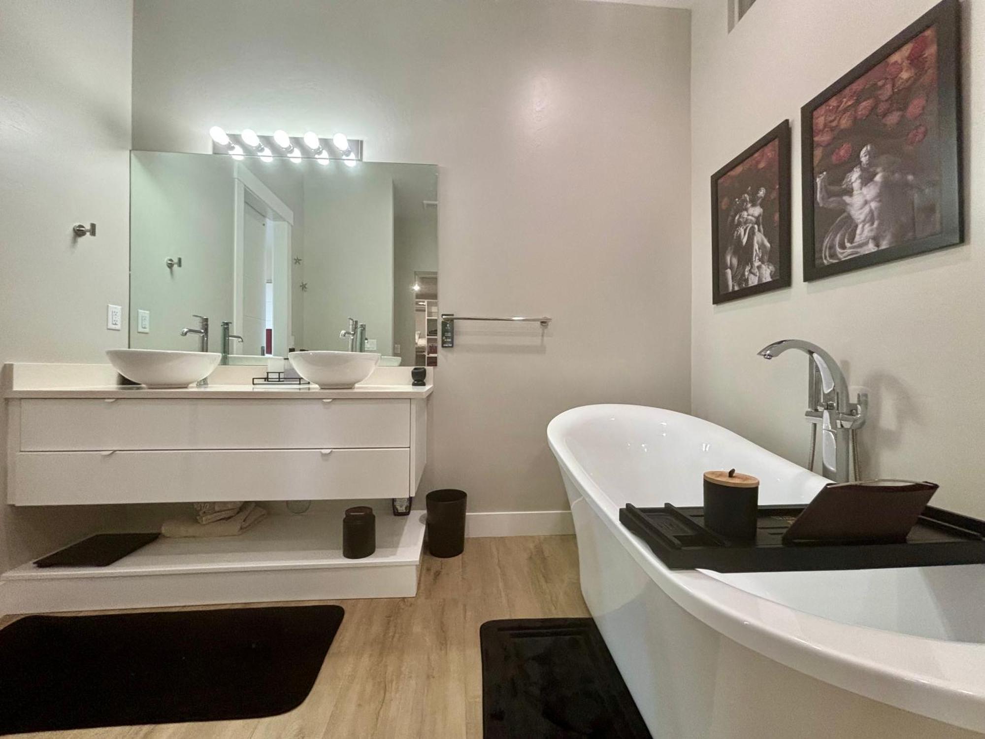 Homestay Page Arizona Border Town- Crimson Suite, Desert Canyon Getaway With Views Big Water