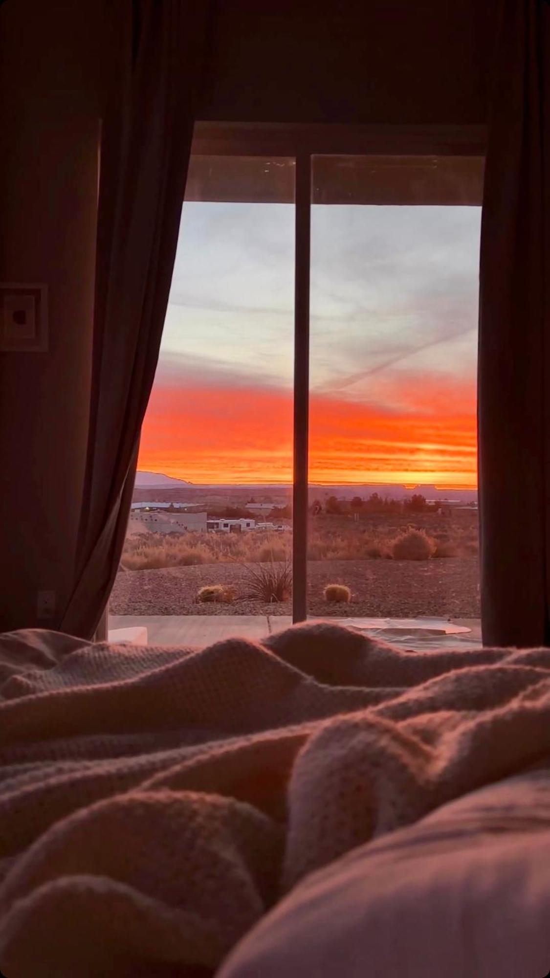Page Arizona Border Town- Crimson Suite, Desert Canyon Getaway With Views * Big Water